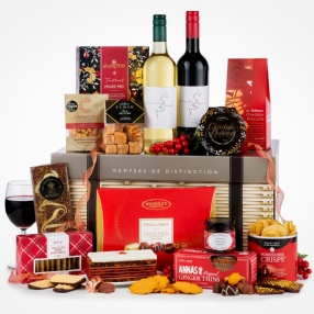 https://www.findmeagift.co.uk/site_media/images/products/286/soh158_classic_christmas_gift_box_hamper_1.jpg