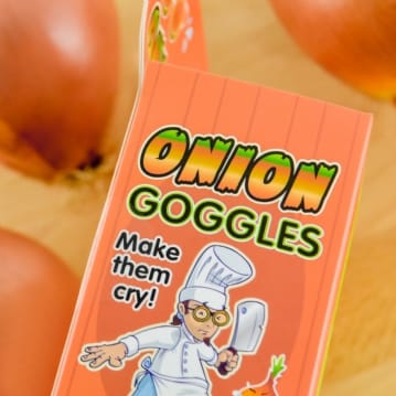 https://www.findmeagift.co.uk/site_media/images/products/p_panel/dgp277_onion_goggles_2.jpg